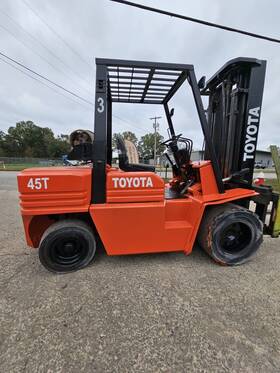 02-5fg45 Forklift Toyota 8000lbs