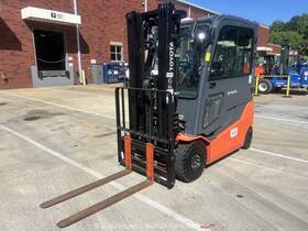 05-8fbm25t 2022 Toyota 5 000 Lb Electric Warehouse Forklift Low Hours Bidadoo