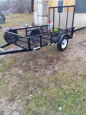 161127 5 Ft X 8 Mesh Floor Utility Trailer With Ramp And Spare Tire Pickup Only 899