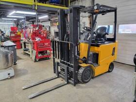 20bc-9 2013 Hyundai 1700 Hours 4000 Lbs. Sideshifter Forklift With 36v Charger