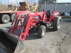 2555l 2017 Mahindra 4wd Tractor With Front Bucket Loader