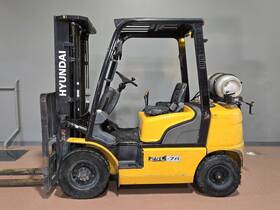 25l-7a 2021 Hyundai Lpg 3 Stage Mast 5000 Lb Pneumatic Tire Forklift Hyster