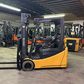 2et3000 2018 Cat 3000lbs Used Forklift Triple Mast Sideshift 48v Electric