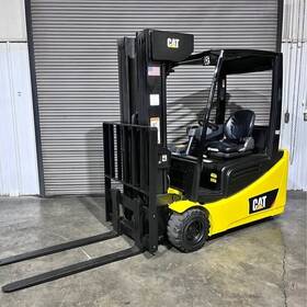2et4000 2et400 2013 Cat Forklift 4 500 Lb Quad Mast Interchangeable Tires