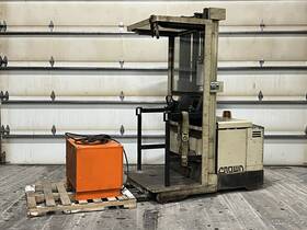 30sp36tl-s Crown Order Picker - 3000lb Capacity Charger Included