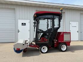 3400y 2017 Ventrac Kubota Diesel Tractor - Only 622 Hrs 4x4 Cab Sweeper