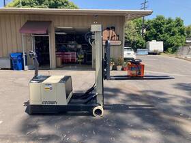 40wbtf Crown Walkie Counterbalanced Stacker 4000# With Sideshifter 162 Hours