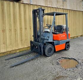42-5fg15 42-fg15 1994 Toyota Solid Pneumatic 3 000 Lbs Forklift