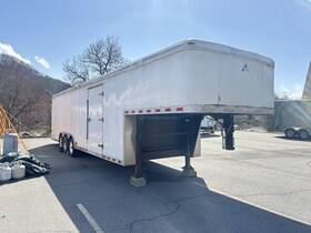 4fpa534324g083787 Huge Pace 34ft Enclosed Gooseneck Trailer - Triple Axle Clean Title