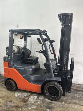 50-8fgcu25 Forklift 2024 Toyota Low Hours 6 000lbs Capacity 218 Inch Lift Height Side Shift