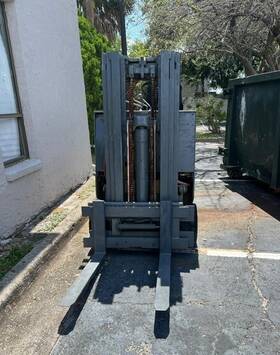 5155683 Yale Forklift Electric 48 Inch Fork 36 Volt With Hertner Battery Charger 220/440volt
