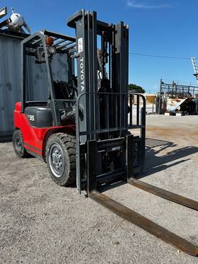 62-8fd35 2024 Toyota Forklift 62-8fd35-diesel