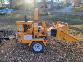 1204 65xl Brush Bandit Diesel Chipper Hours
