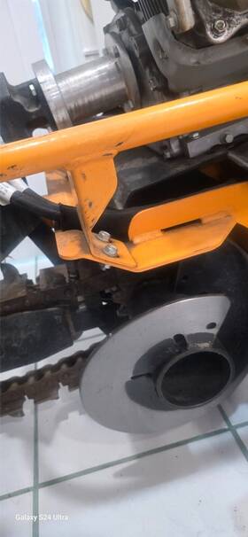 712mt Walk Behind Trencher