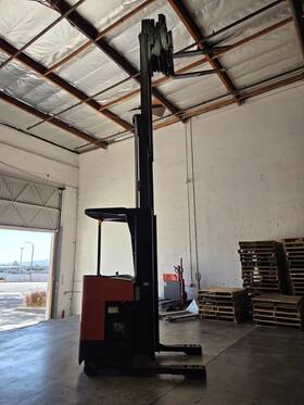7bdru15 Toyota Electric Reach Stand Up Forklift