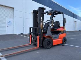 7fbl15 Toyota Electric Forklift 3300lbs 1700hrs