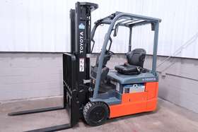 8fbe15u 2017ft Toyota 3000# Three Wheel Electric Forklift S/s New Battery