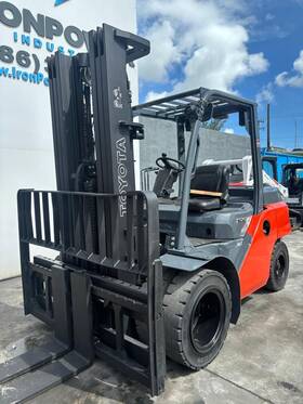 8fd40u 2015 Diesel Toyota Forklift Solid Pneumatic 8200 Lb