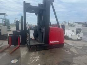 960-csr30t Raymond Man-up Swing Reach Turret Truck Forklifts