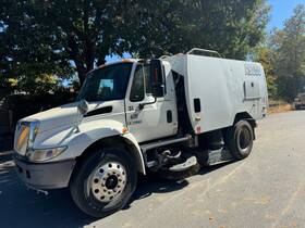 A9000 2006 International Street Sweeper