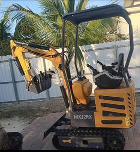 Mx12-b Agrotk Agt Mini Excavator 1-ton Tracked Crawler 13.5hp B&s Gas Engine Epa Pilot Control