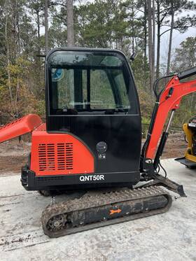 Agt-qnt50r 2025 Agt Qnt50r Mini Excavator With Attachments And Hydraulic Thumb