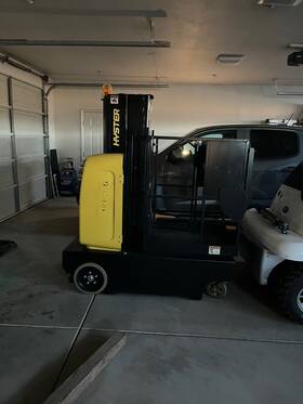 Ap20z Hyster Ascender Aerial Man Lift Work Platform With Tray And Hook 86 Hours