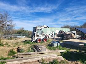 B610 Bobcat Skidsteer With Davis Backhoe Factory Installed