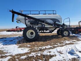 343191 Bourgault 6550st 2014 Air Seeder Low Usage New Apollo System Stock#343191