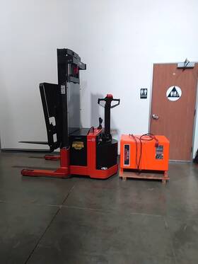 Fr12hk550 Bt Prime Mover Wrx30 Electric Forklift With Ferro Five Battery Charger
