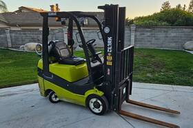 C20scl 2020 Clark Forklift 1 860 Hours 3 Stage Mast Side Shift Lpg 4 000 Lbs