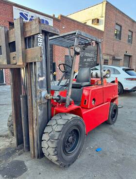 C5-y100 Clark Forklift 10k Lbs