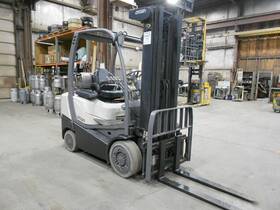 C51000-50 2016 Crown Lpg 5 000# 5000# Cushion Tired Forklift With 3 Stage Mast