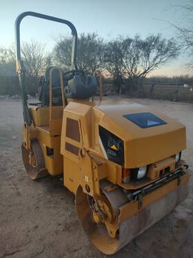 Cb24xt 2013 Vibrocompactor Dual Roller Caterpillar