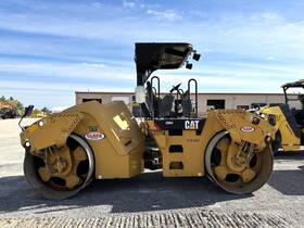 Cb64 2012 Caterpillar Smooth Double Drum Vibratory Ride On Roller 84inch
