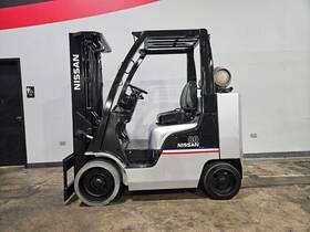 14794 Cf80 2009 Nissan 8000 Lb 3 Stage Cushion Lpg Forklift Stk