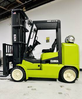 Class4 Cgc55 Forklift Clark 62 Inch Forks. Triple Mast. Side Shift. Cap. 10650 Lb