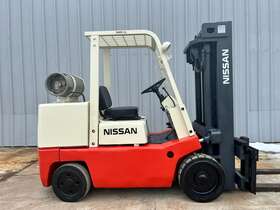 Chf03a35v Low Hour Nissan Cushion 8000lb Forklift With Traction Drive Tires