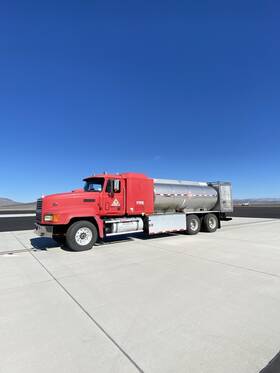 Cl733 Mack Fuel Tanker Truck Cummins Motor Manual 18spd