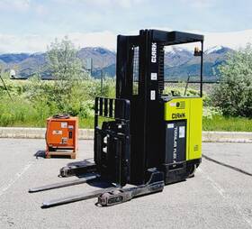 Npr15d Clark Electric 24 Volt 3000lb Standup Reach Forklift With Gnb Charger
