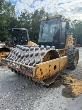 Cp-563c Cat Sheepsfoot Vibratory Roller