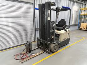 Sc5215-30 Crown Equipment 2014 Electric Forklift 3000lb Cap. 3 Stage Mast Side Shift 36v