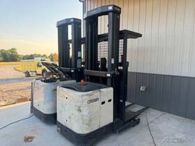 Sp3505 Crown 2013 - 30 Order Picker Forklift Truck Used