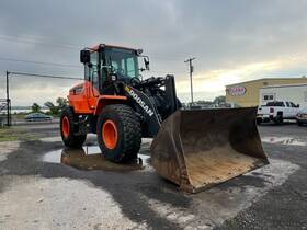 Dl250-5 2018 Doosan Front End Wheel Loader Tractor Cabin With Ac/heat