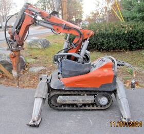 Dxr140 2018 Husqvarna Robotic Breaker With Attachments