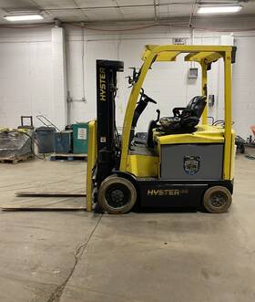 E55xn-33 Hyster Electric Forklift 2009 5500lb Capacity 3 Stage Mast With Charger