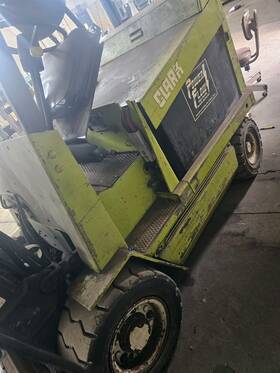 Epa27 Clark Electric Forklift With Side Shift And Charger