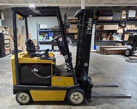 Erc040agn 1999 Yale 4000 Lb Electric Forklift With 4 364 Hours Battery Charger Included