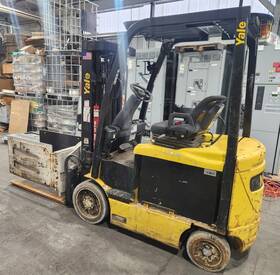 Erc050vgn48te085 2017 Yale 5000lb Electric Forklift 48 Volt With Hydraulic Clamp 2862hrs