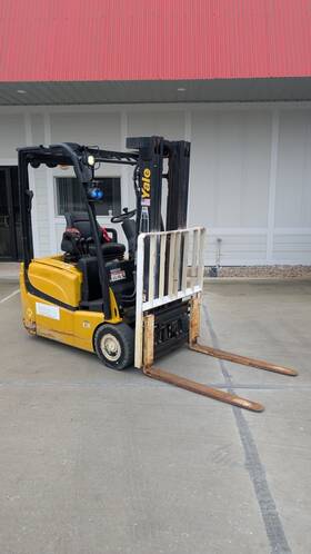 Erp030vtn36te082 Yale 36v Electric Forklift 3000# Capacity Triple Stage Mast